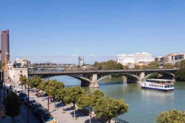 La Luz De Triana Apartamento 3 Dormitorios Sevilla Bagian luar foto